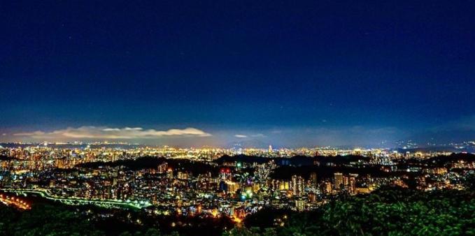 烘爐地夜景