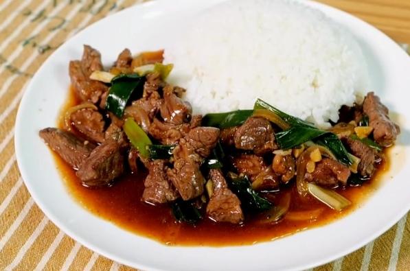 牛肉燴飯